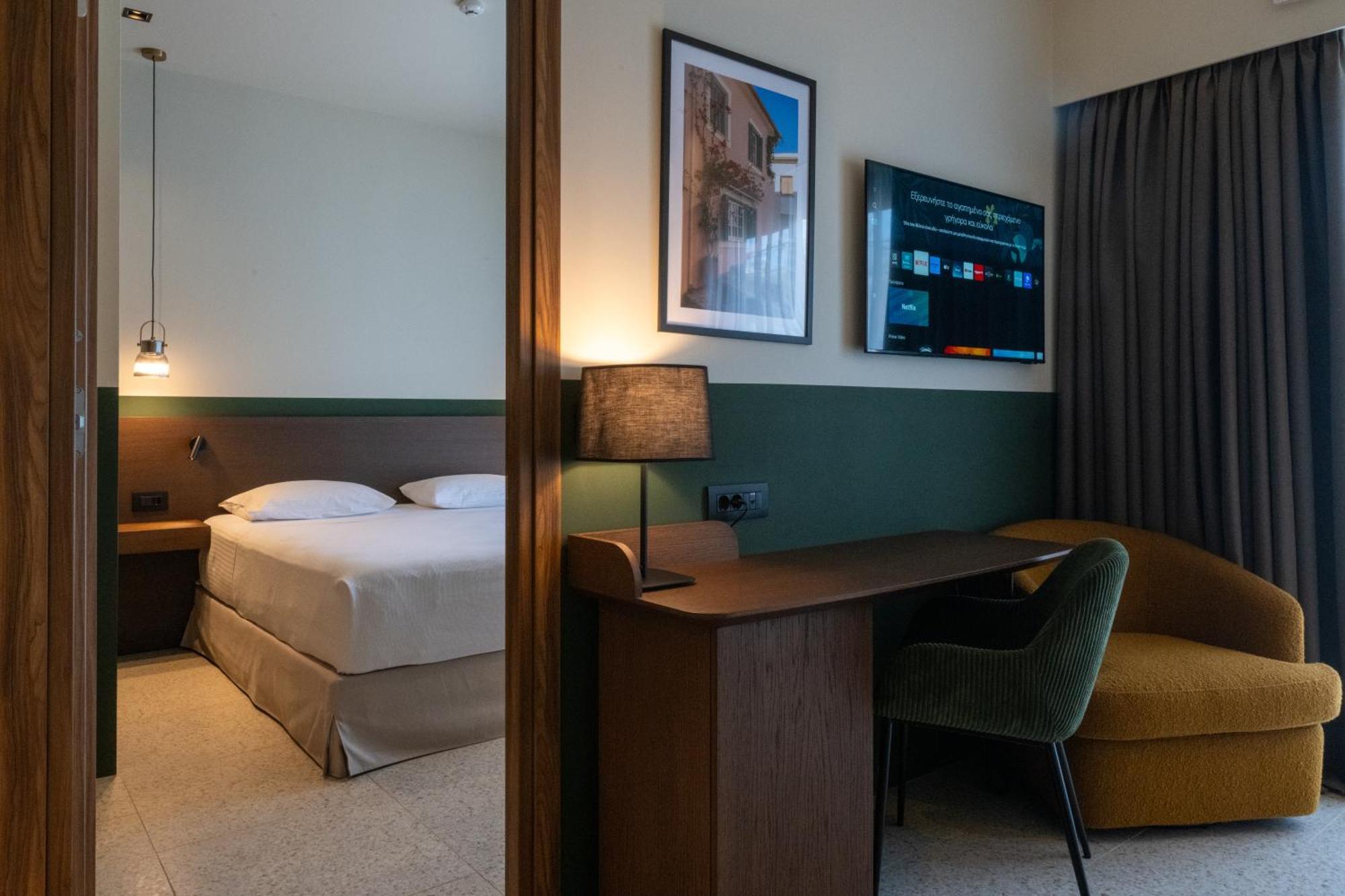Evripidou 7 - Kalamata Mediterranean Suites Екстериор снимка