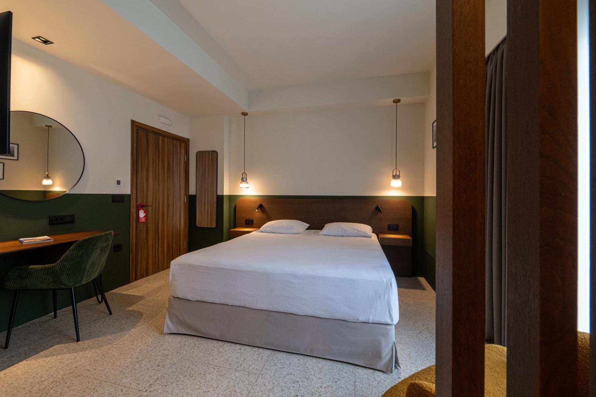 Evripidou 7 - Kalamata Mediterranean Suites Екстериор снимка