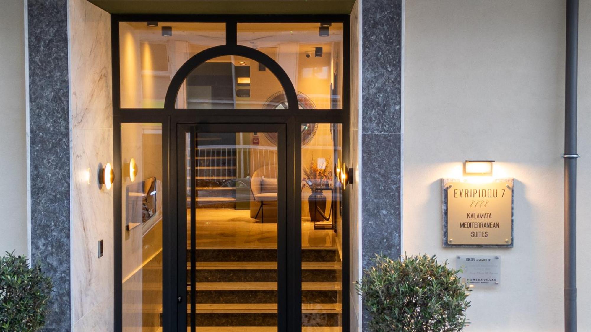 Evripidou 7 - Kalamata Mediterranean Suites Екстериор снимка