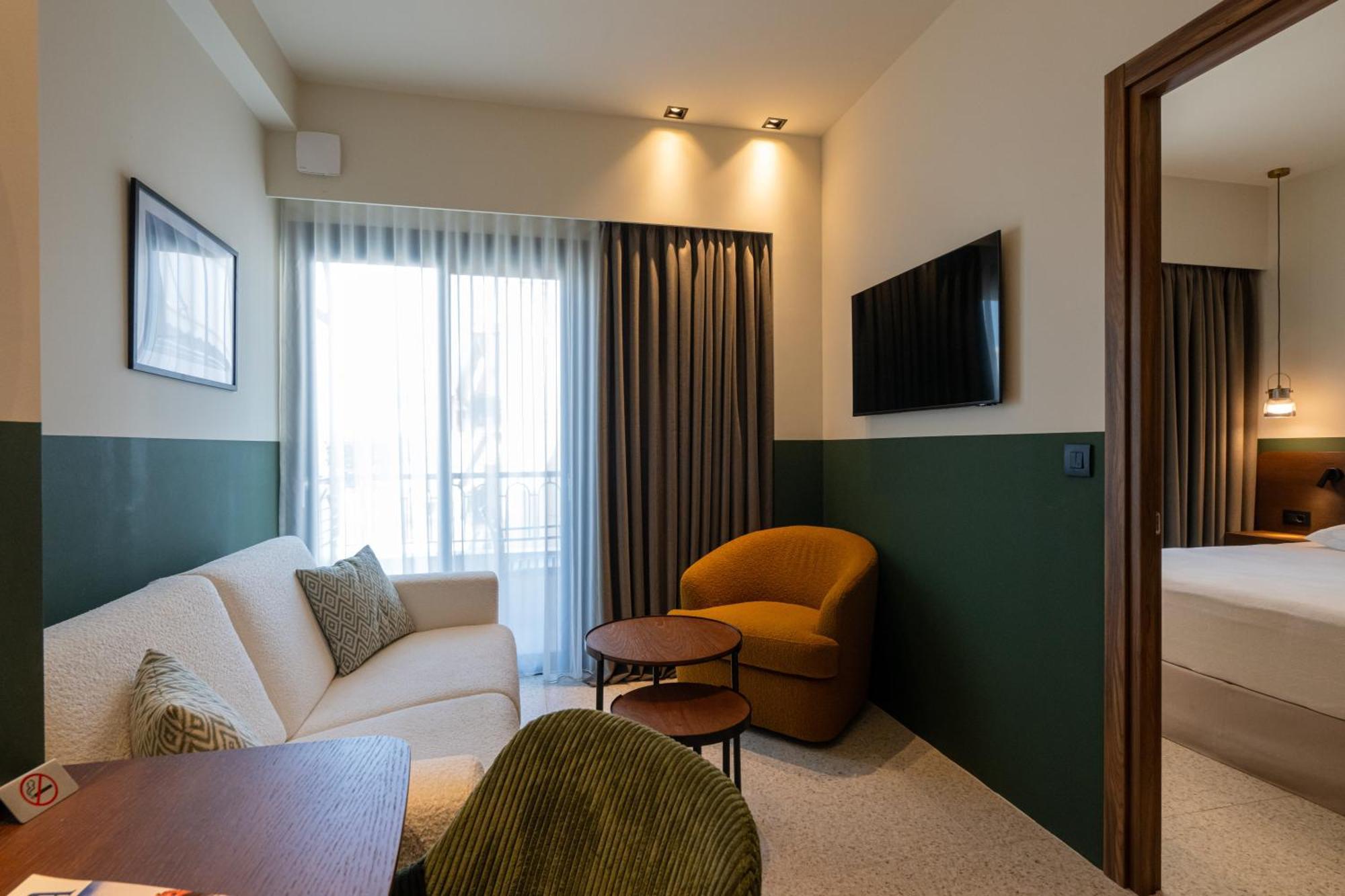 Evripidou 7 - Kalamata Mediterranean Suites Екстериор снимка