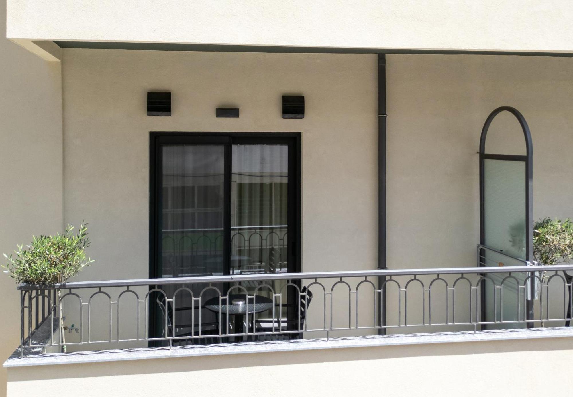 Evripidou 7 - Kalamata Mediterranean Suites Екстериор снимка