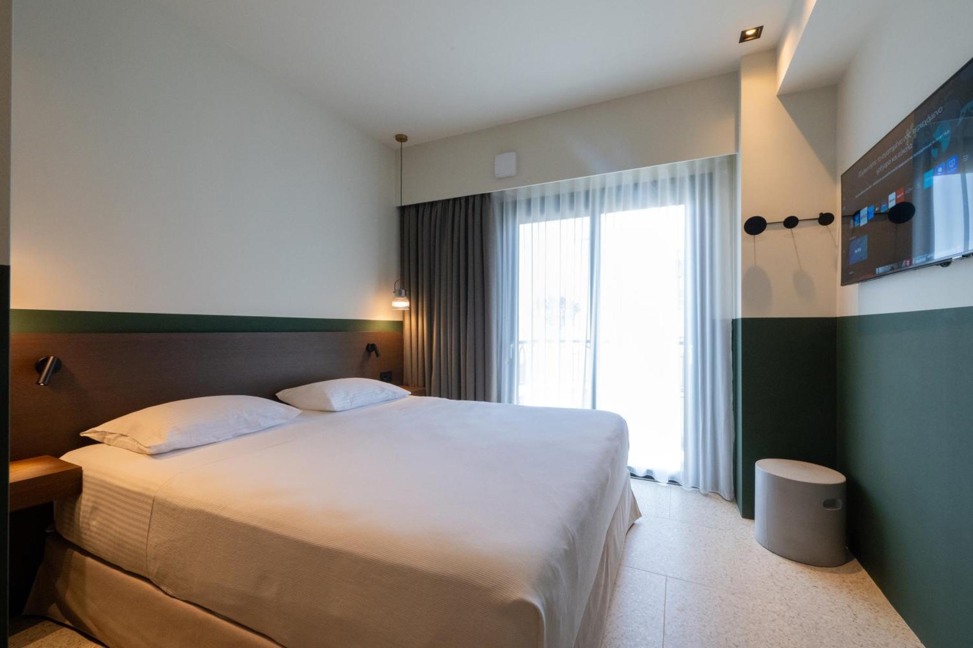 Evripidou 7 - Kalamata Mediterranean Suites Екстериор снимка
