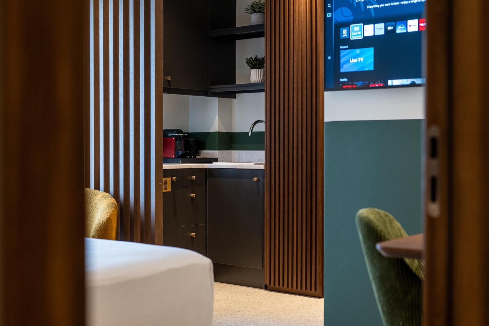 Evripidou 7 - Kalamata Mediterranean Suites Екстериор снимка