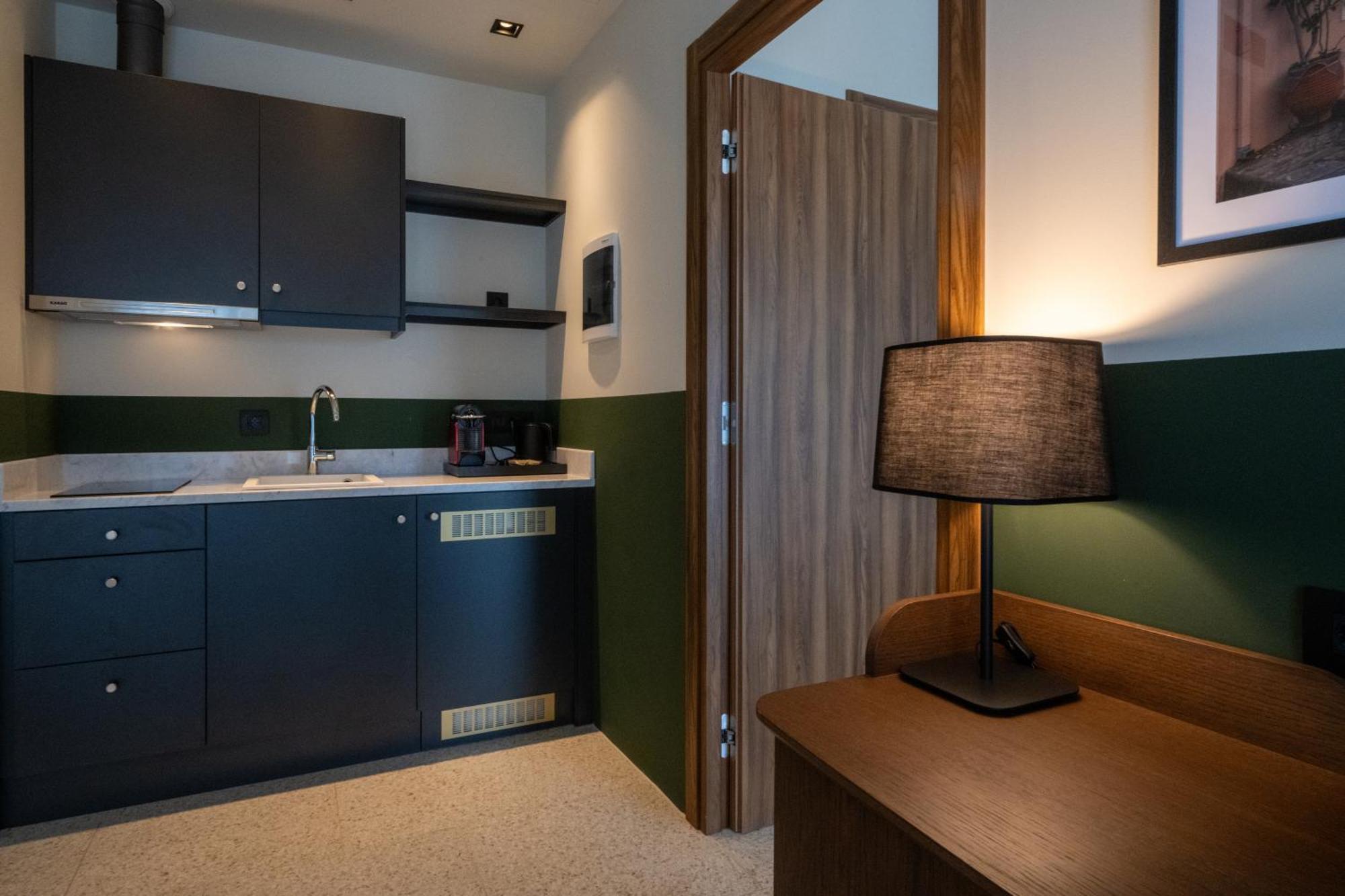 Evripidou 7 - Kalamata Mediterranean Suites Екстериор снимка