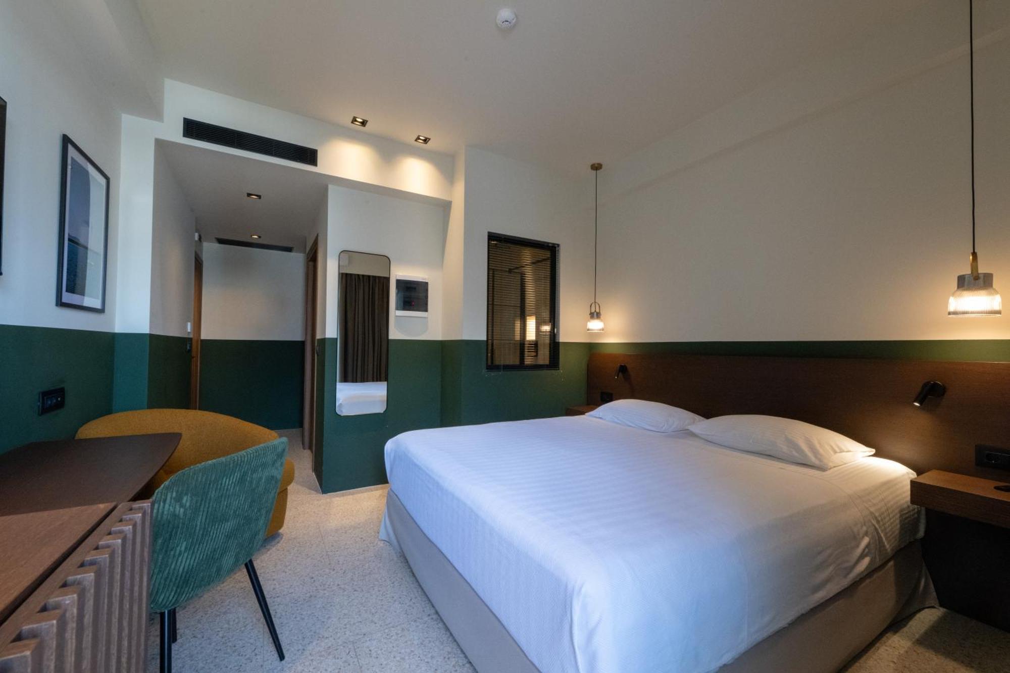 Evripidou 7 - Kalamata Mediterranean Suites Екстериор снимка