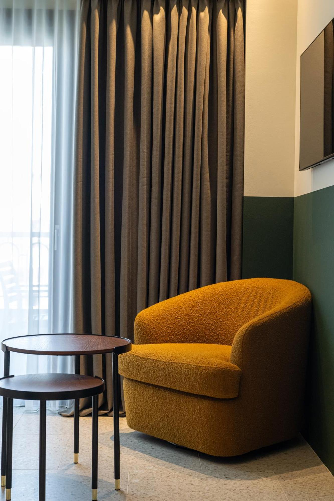 Evripidou 7 - Kalamata Mediterranean Suites Екстериор снимка