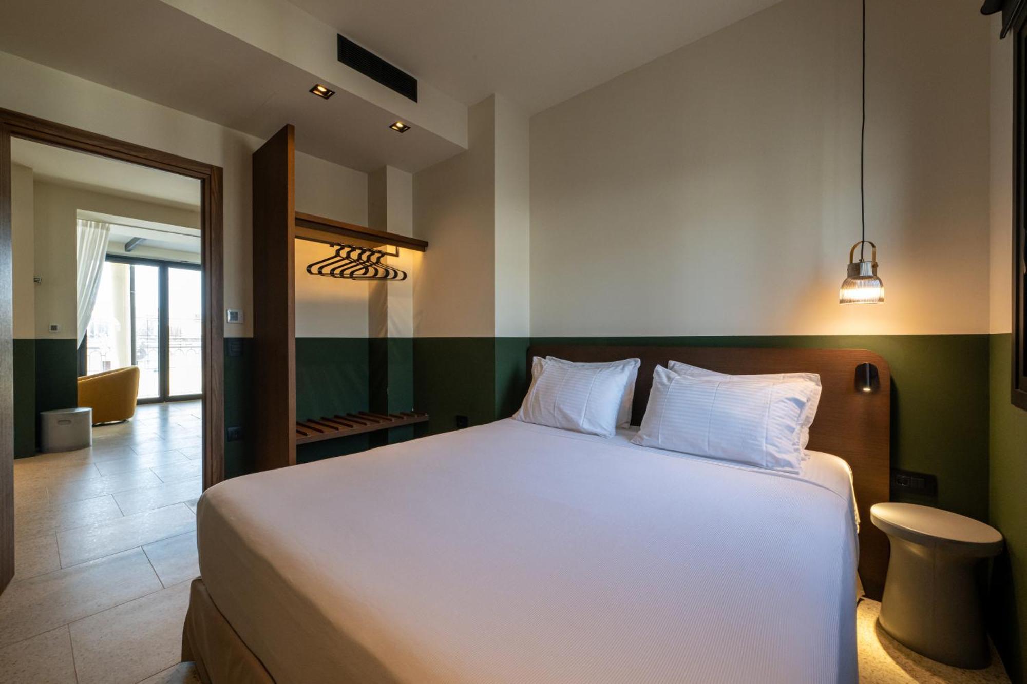 Evripidou 7 - Kalamata Mediterranean Suites Стая снимка