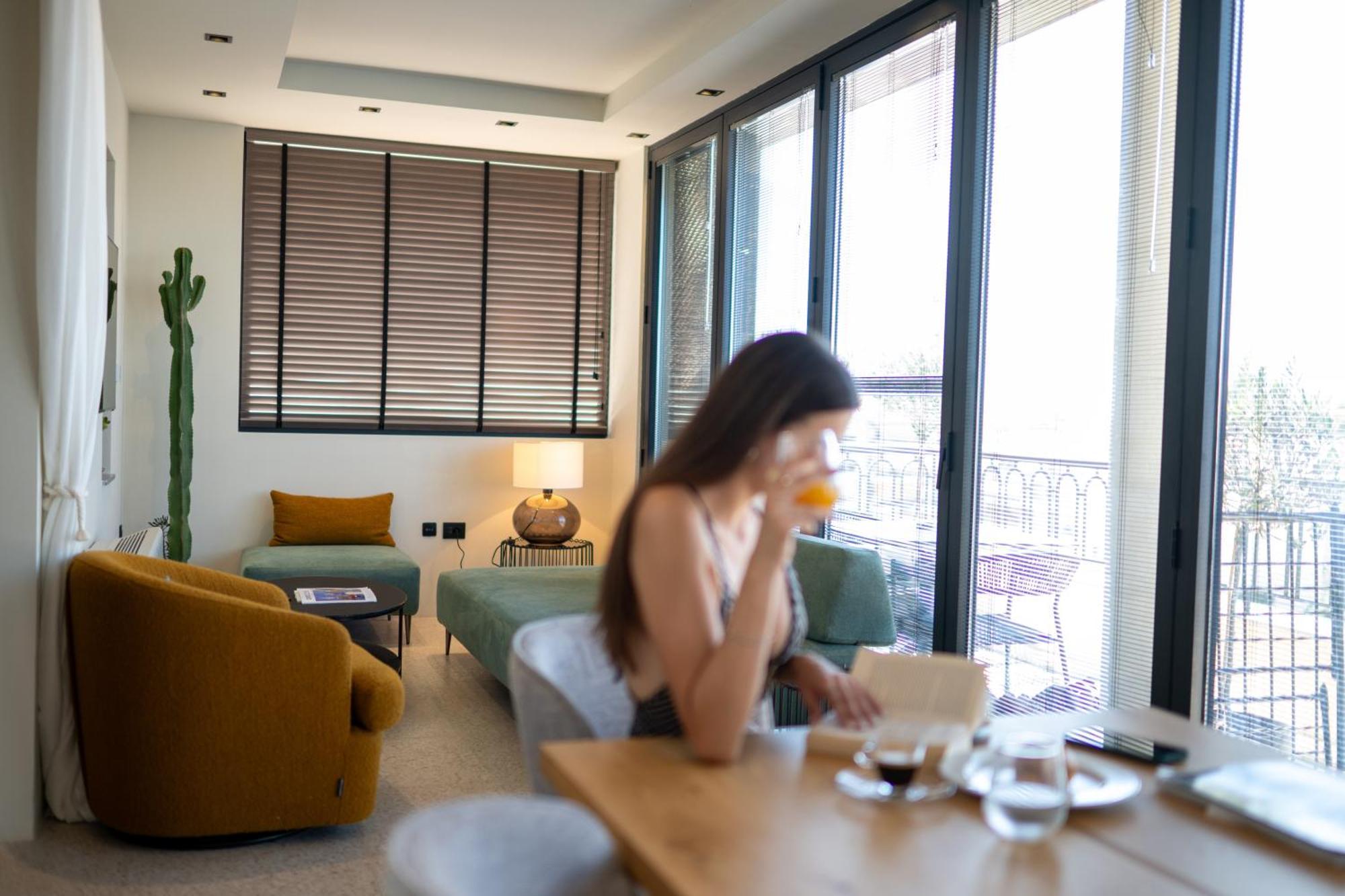 Evripidou 7 - Kalamata Mediterranean Suites Екстериор снимка