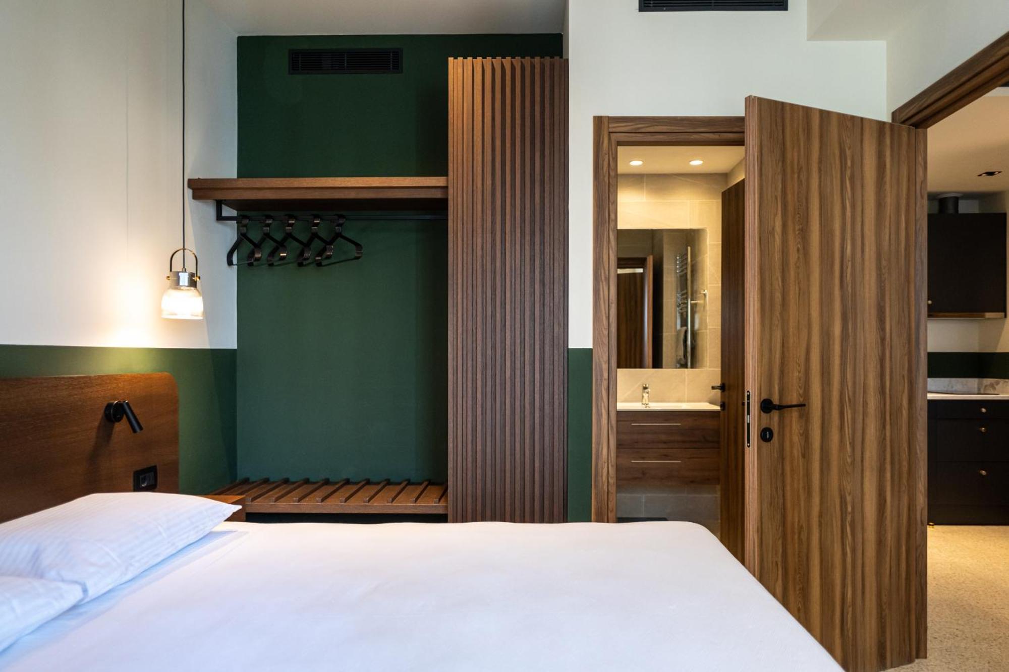 Evripidou 7 - Kalamata Mediterranean Suites Екстериор снимка