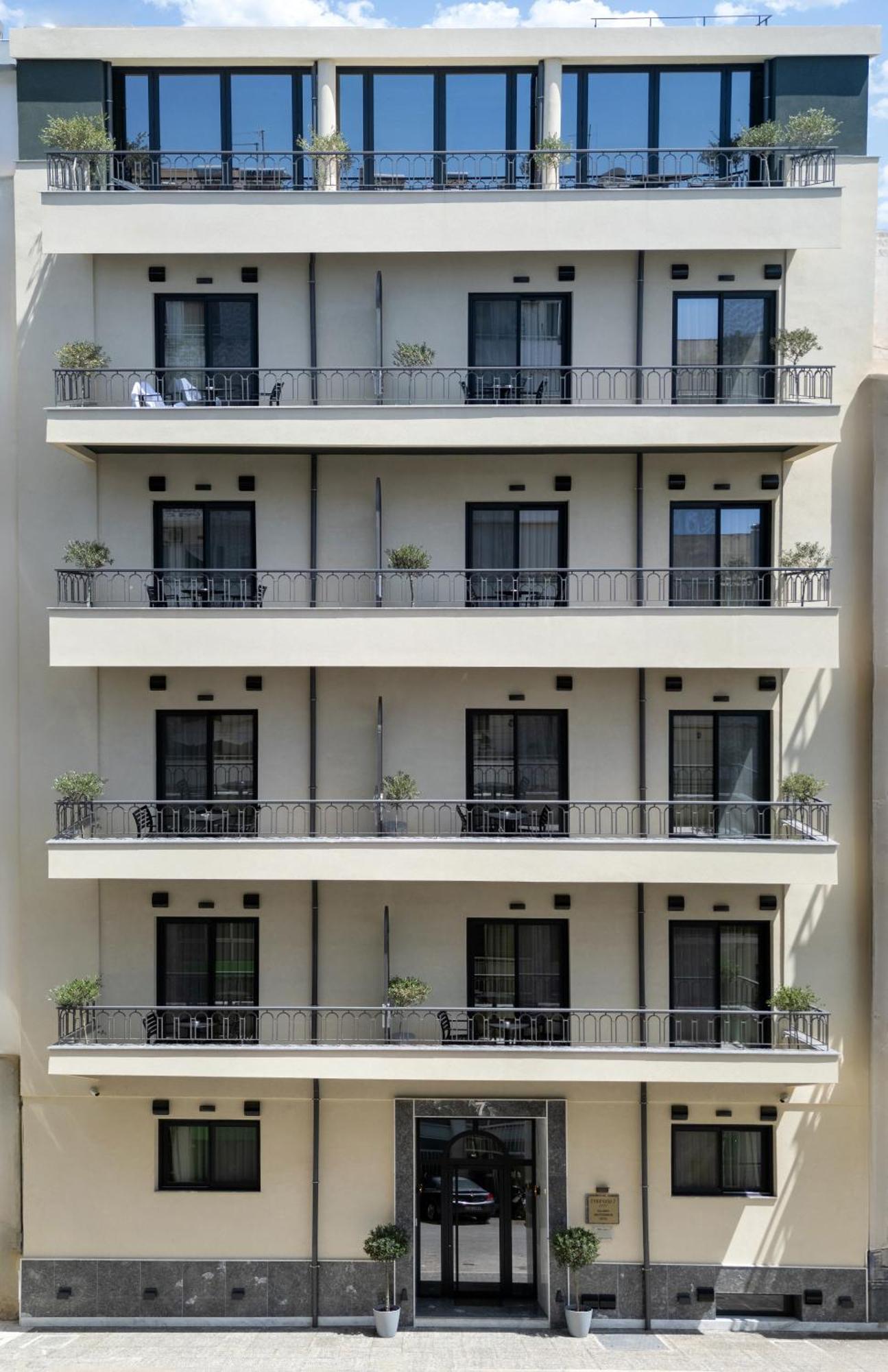 Evripidou 7 - Kalamata Mediterranean Suites Екстериор снимка