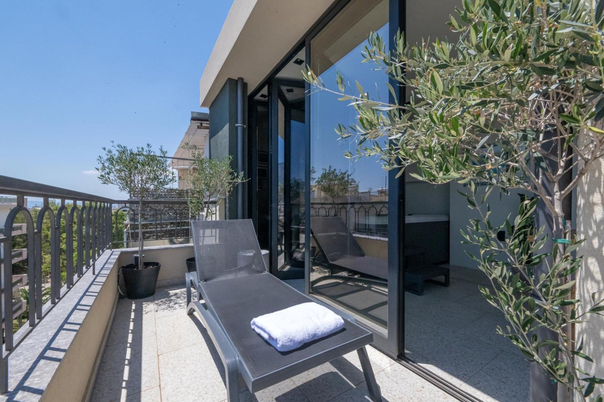 Evripidou 7 - Kalamata Mediterranean Suites Екстериор снимка